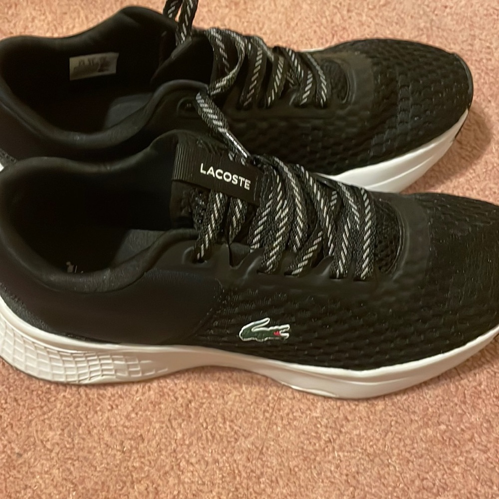 Lacoste sneakers (box not included)